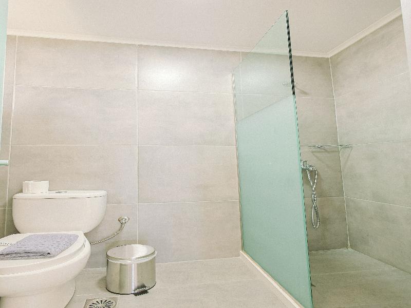 Elmi Suites Beach Hotel - Oda