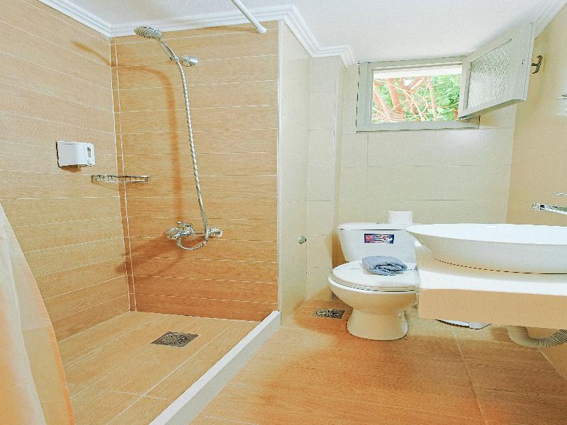Elmi Suites Beach Hotel - Oda