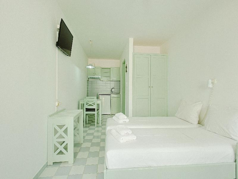 Elmi Suites Beach Hotel - Oda