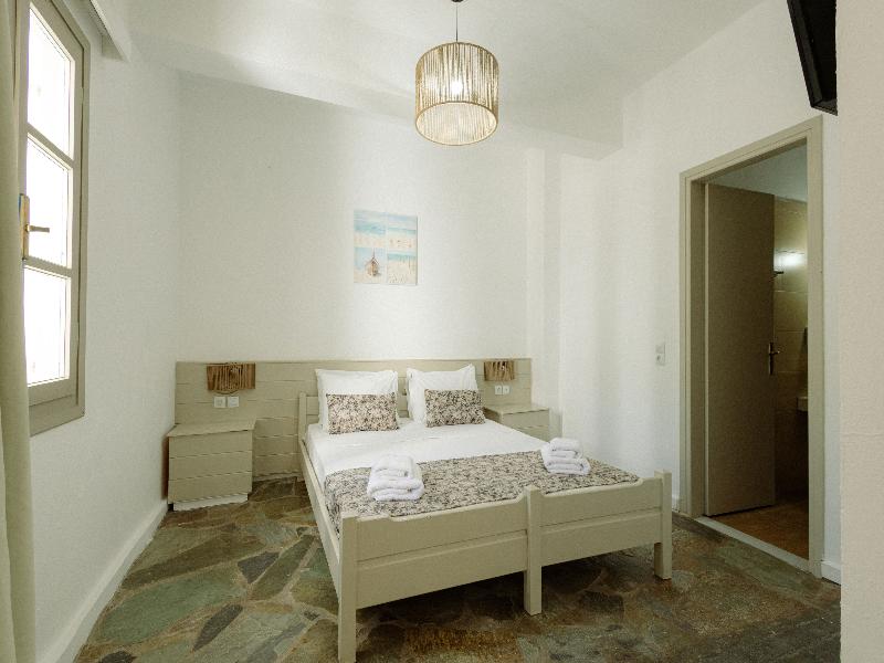 Elmi Suites Beach Hotel - Oda
