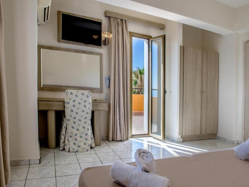 Elmi Suites Beach Hotel - Oda