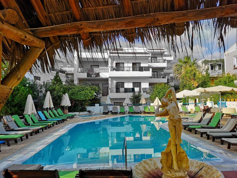 Elmi Suites Beach Hotel - Havuz