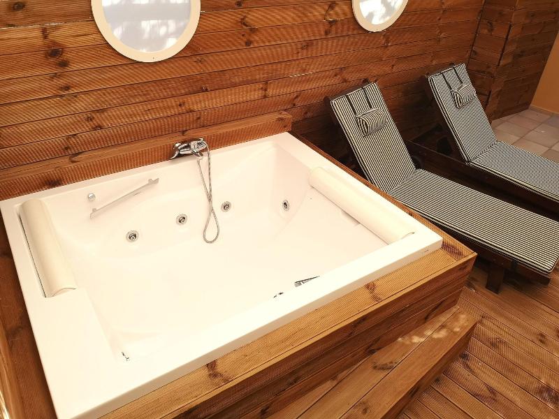 Elmi Suites Beach Hotel - Havuz