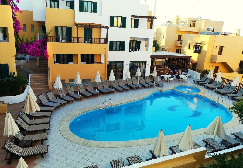 Elmi Suites Beach Hotel - Havuz