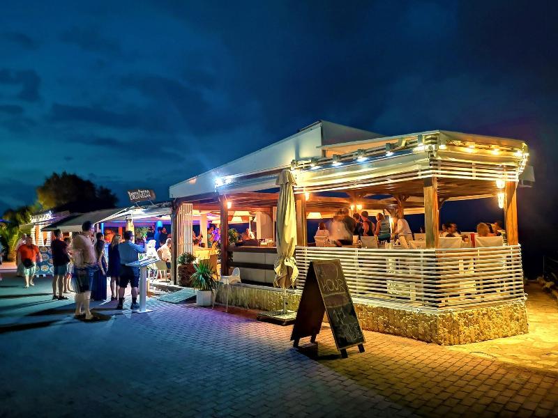 Elmi Suites Beach Hotel - Restoran