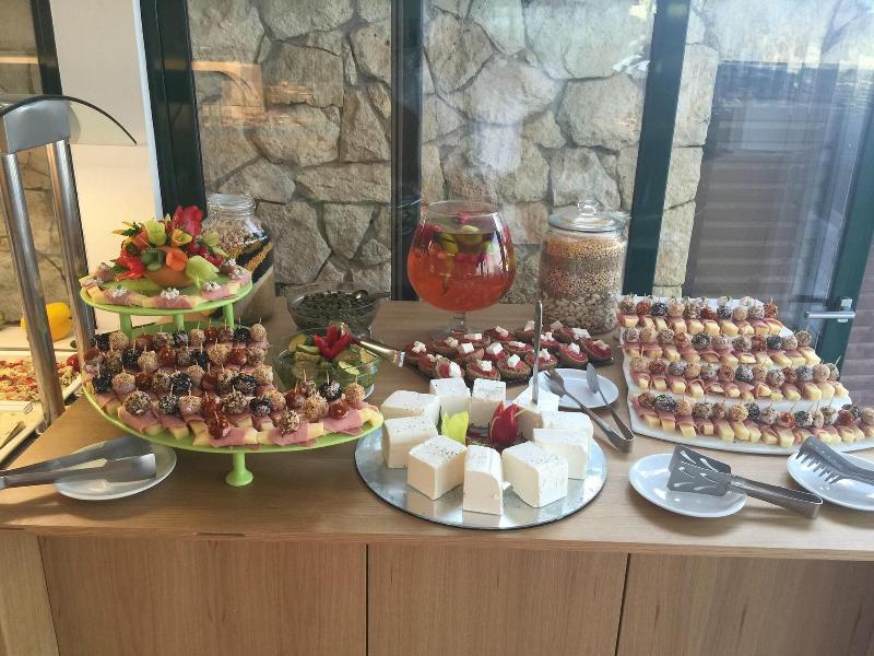 Elmi Suites Beach Hotel - Restoran