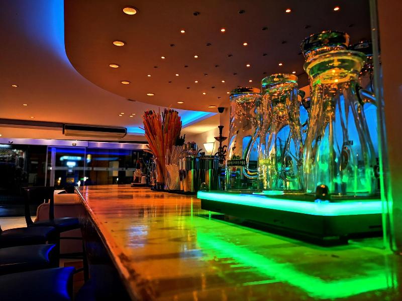 Elmi Suites Beach Hotel - Restoran