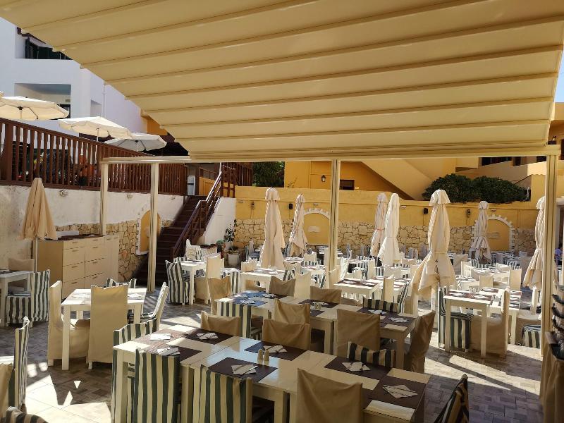 Elmi Suites Beach Hotel - Restoran