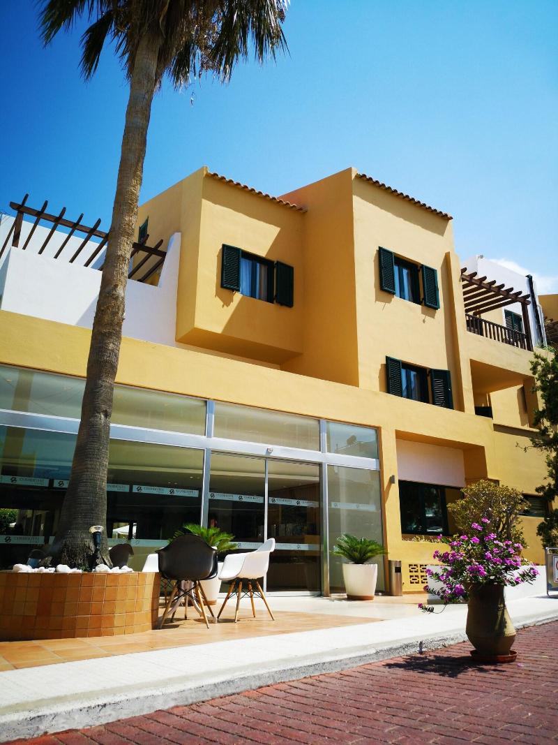 Elmi Suites Beach Hotel - Teras