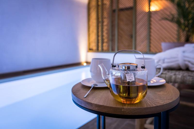 Laz' Hotel Spa Urbain Paris - Havuz