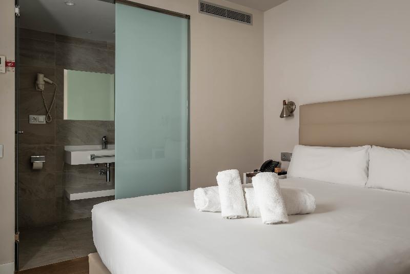 Arya Stadium Hotel - Oda