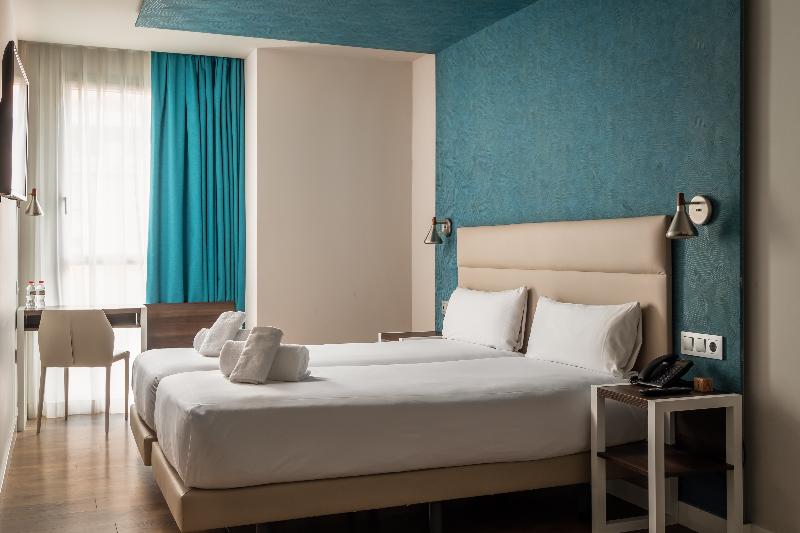 Arya Stadium Hotel - Oda