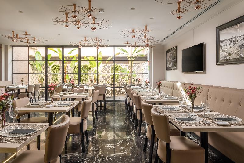 Arya Stadium Hotel - Restoran