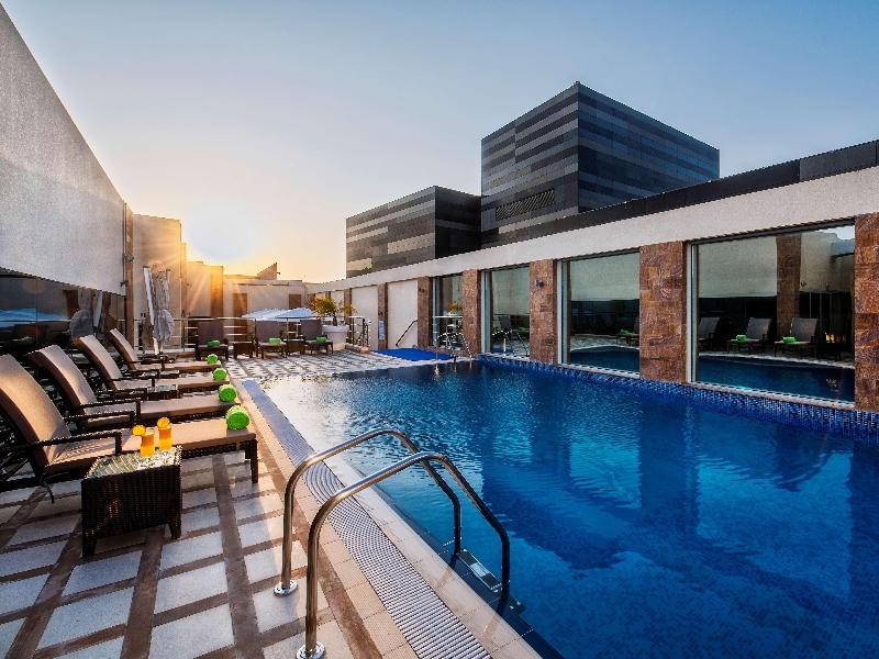 Golden Tulip Doha Hotel - Havuz