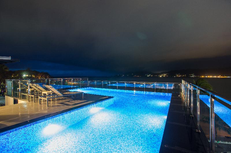 Patong Signature Boutique Hotel - Havuz