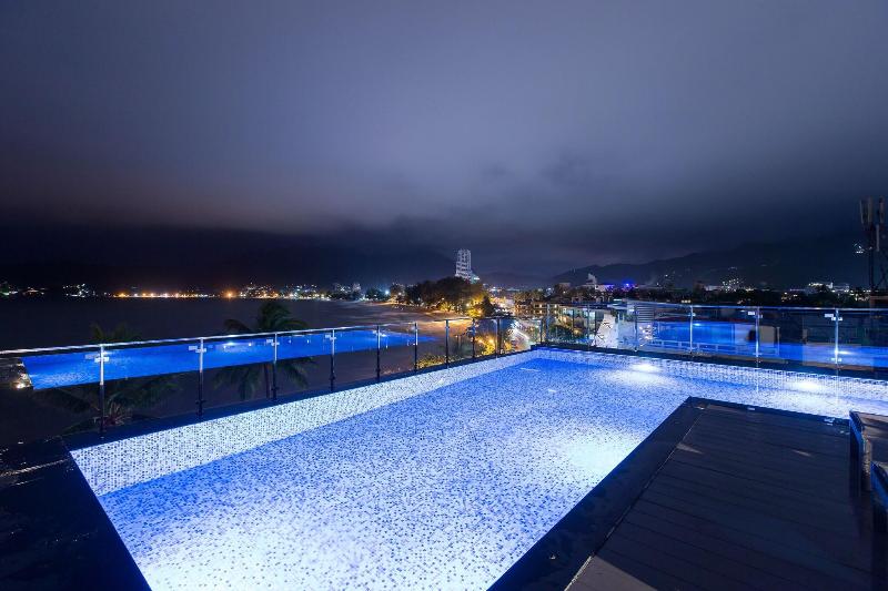Patong Signature Boutique Hotel - Havuz