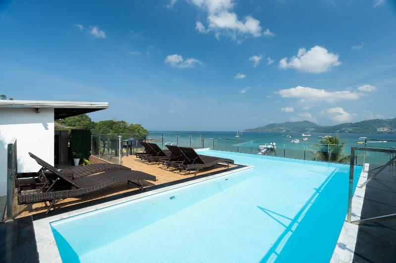 Patong Signature Boutique Hotel - Havuz