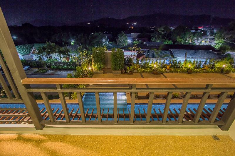 Baba House Phuket Hotel - SHA Plus+ - Teras