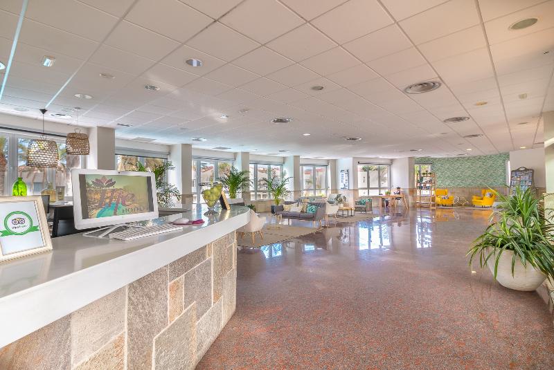 Hotel LIVVO Koala Garden - Lobi