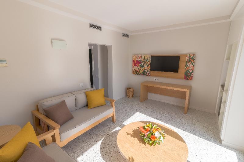 Hotel LIVVO Koala Garden - Oda