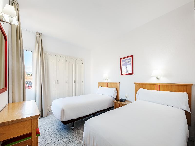 Hotel LIVVO Koala Garden - Oda