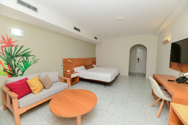 Hotel LIVVO Koala Garden - Oda