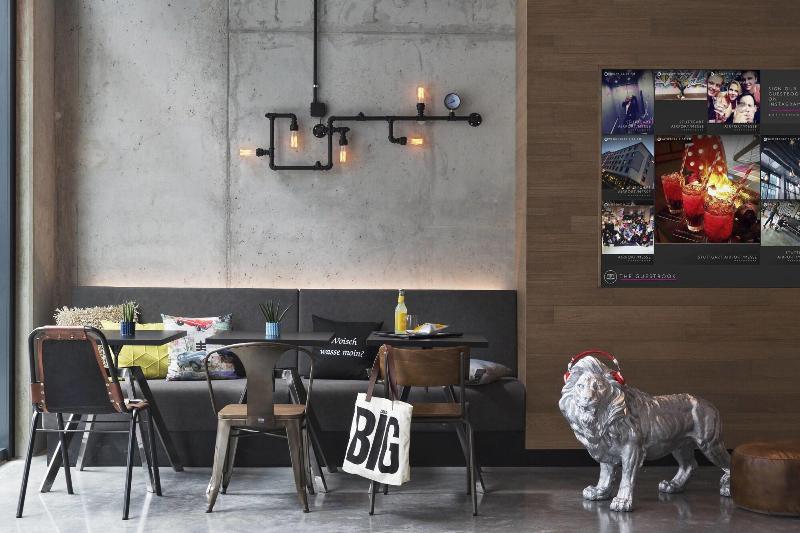 MOXY Stuttgart Airport/Messe - Lobi