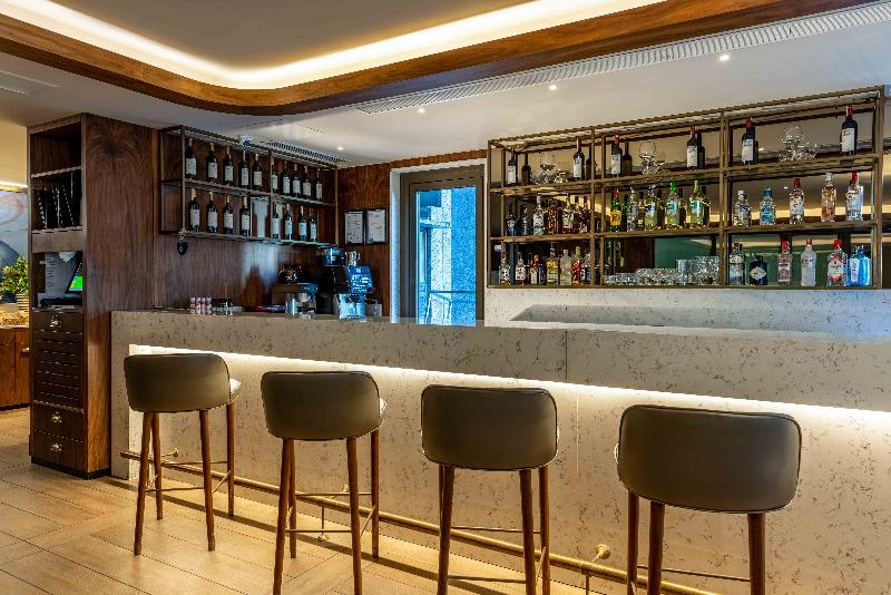 TZL Suites - Bar
