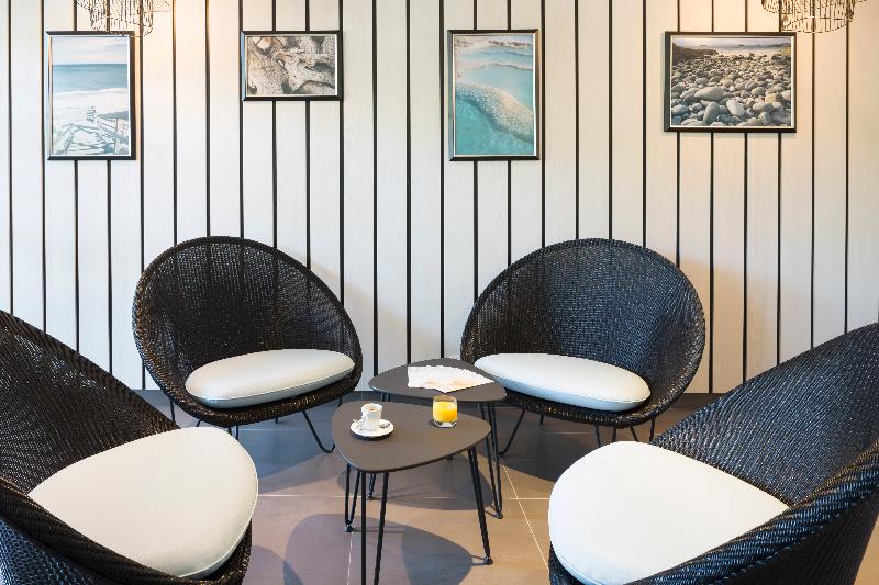 Operalia Hotel Les Pins - Lobi