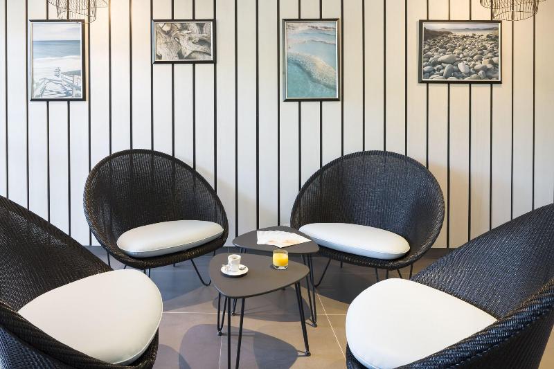 Operalia Hotel Les Pins - Lobi