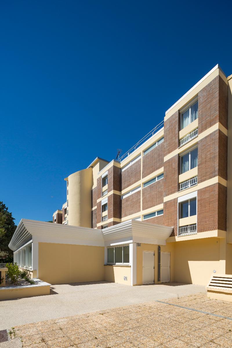 Operalia Hotel Les Pins - Genel