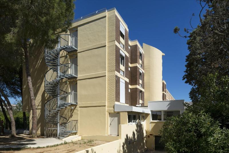 Operalia Hotel Les Pins - Genel