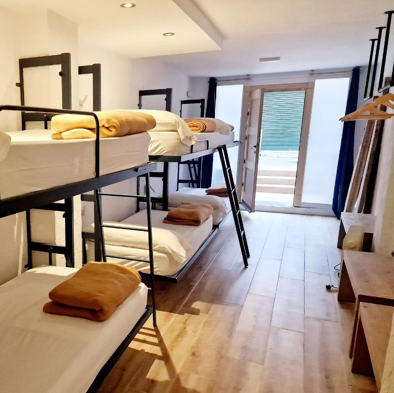 Y Hostel - Albergue Juvenil - Oda