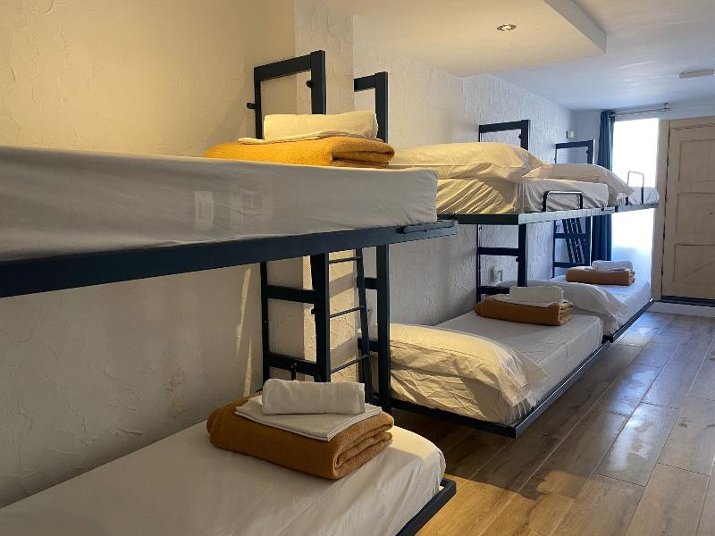 Y Hostel - Albergue Juvenil - Oda