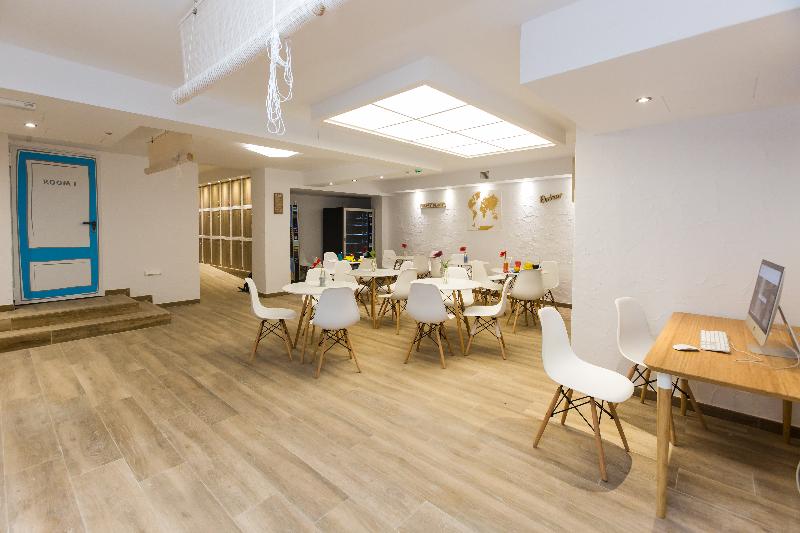 Y Hostel - Albergue Juvenil - Restoran