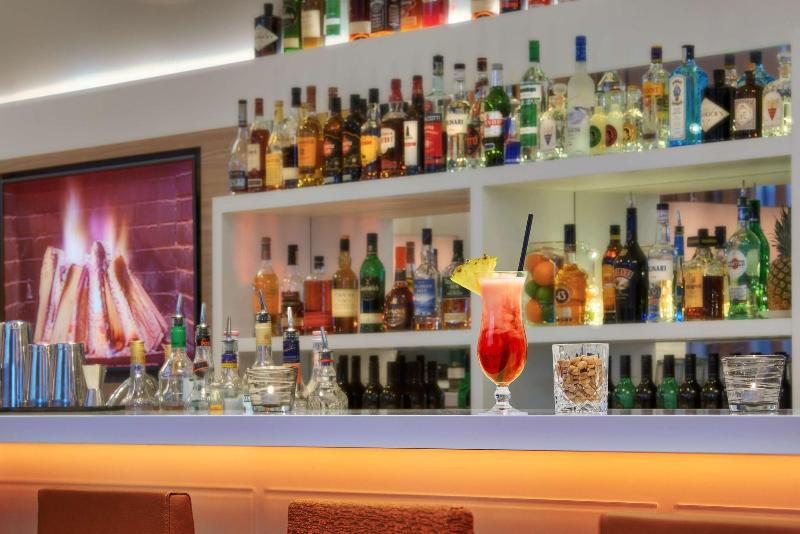 Hampton by Hilton Berlin City Alexanderplatz - Bar