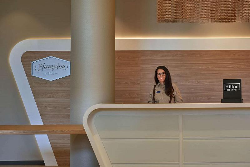 Hampton by Hilton Berlin City Alexanderplatz - Lobi