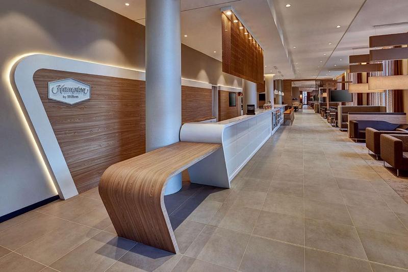 Hampton by Hilton Berlin City Alexanderplatz - Lobi