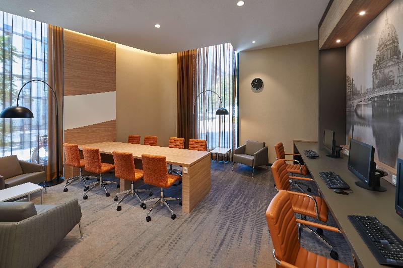 Hampton by Hilton Berlin City Alexanderplatz - Genel
