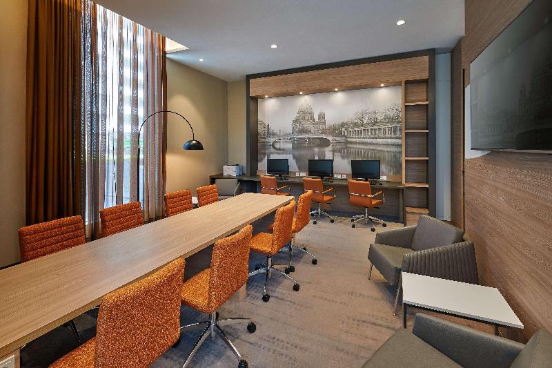 Hampton by Hilton Berlin City Alexanderplatz - Genel