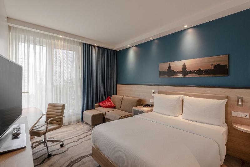 Hampton by Hilton Berlin City Alexanderplatz - Oda