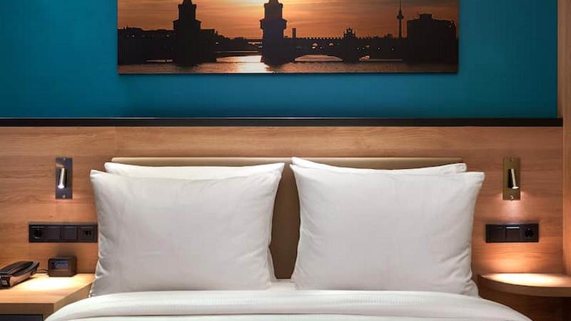Hampton by Hilton Berlin City Alexanderplatz - Oda