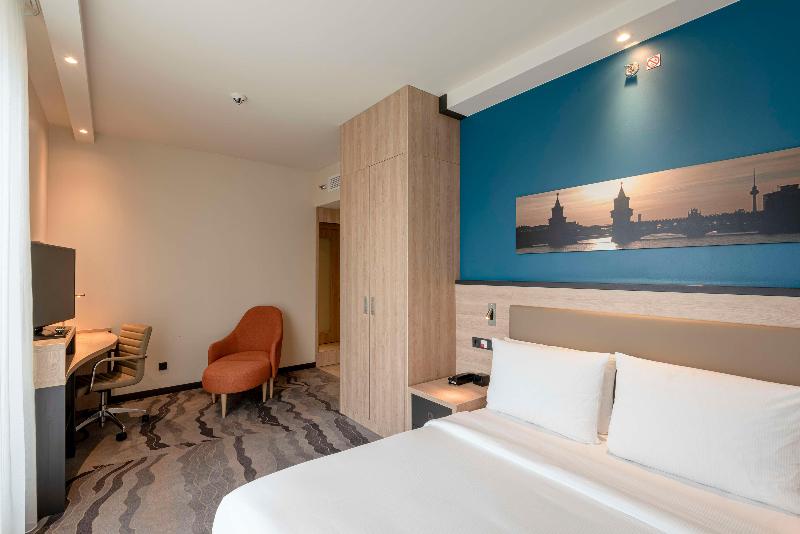 Hampton by Hilton Berlin City Alexanderplatz - Oda