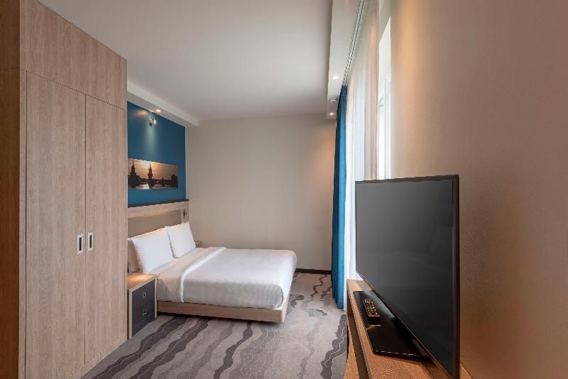 Hampton by Hilton Berlin City Alexanderplatz - Oda
