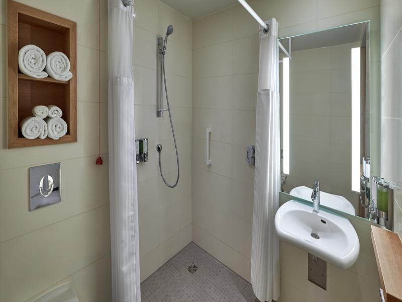 Hampton by Hilton Berlin City Alexanderplatz - Oda