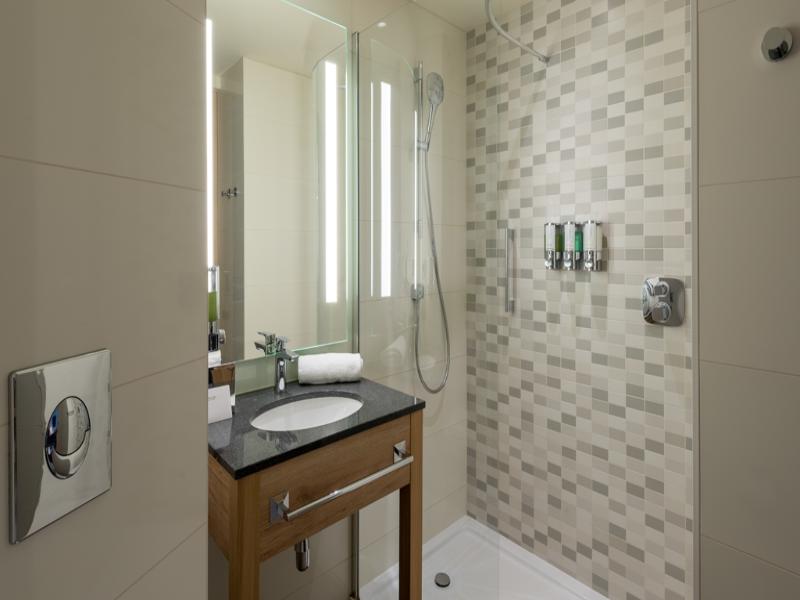Hampton by Hilton Berlin City Alexanderplatz - Oda