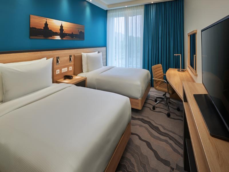 Hampton by Hilton Berlin City Alexanderplatz - Oda