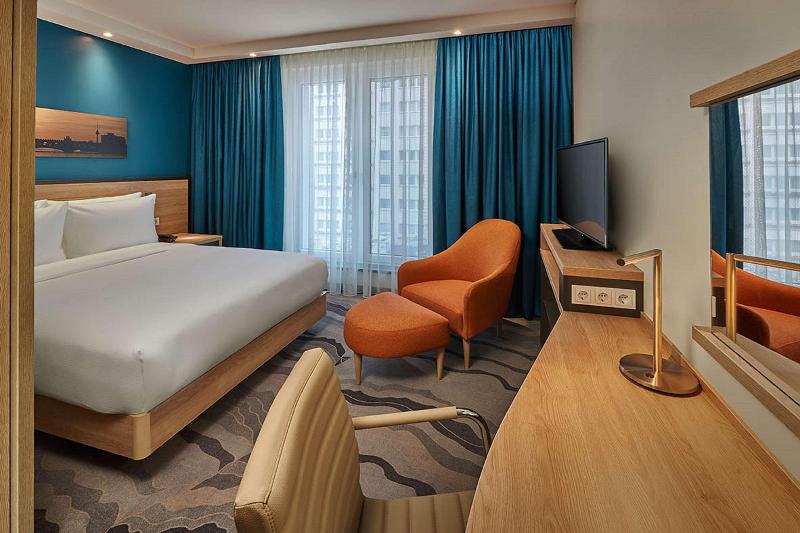 Hampton by Hilton Berlin City Alexanderplatz - Oda