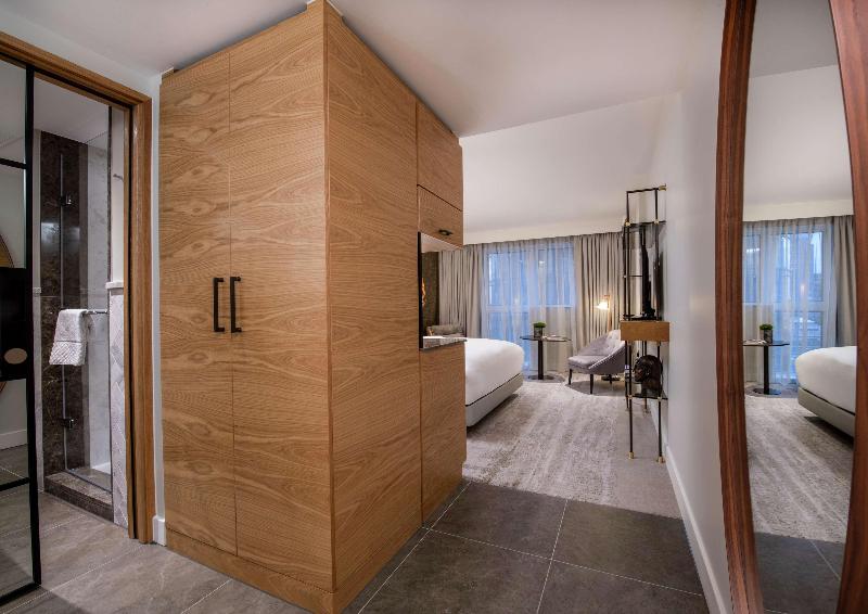 Lincoln Plaza London, Curio Collection by Hilton - Oda