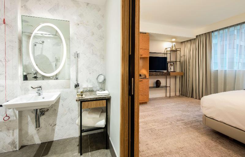 Lincoln Plaza London, Curio Collection by Hilton - Oda